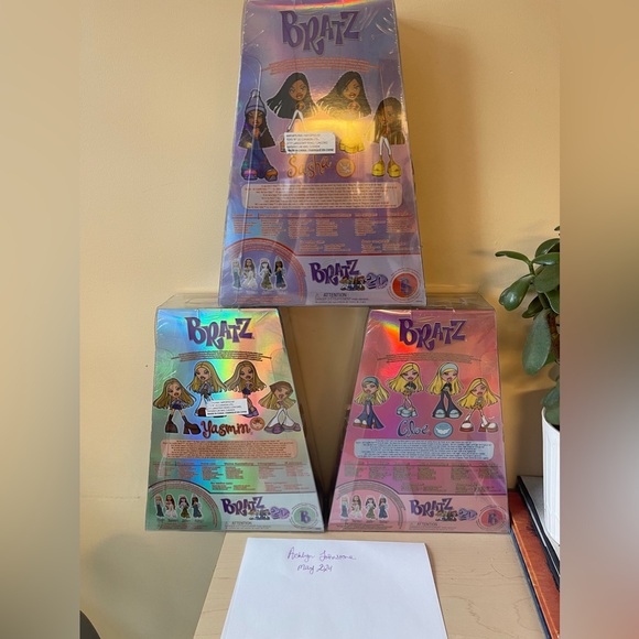 New In Box, 20th Anniversary Bratz Dolls - Picture 2 of 2